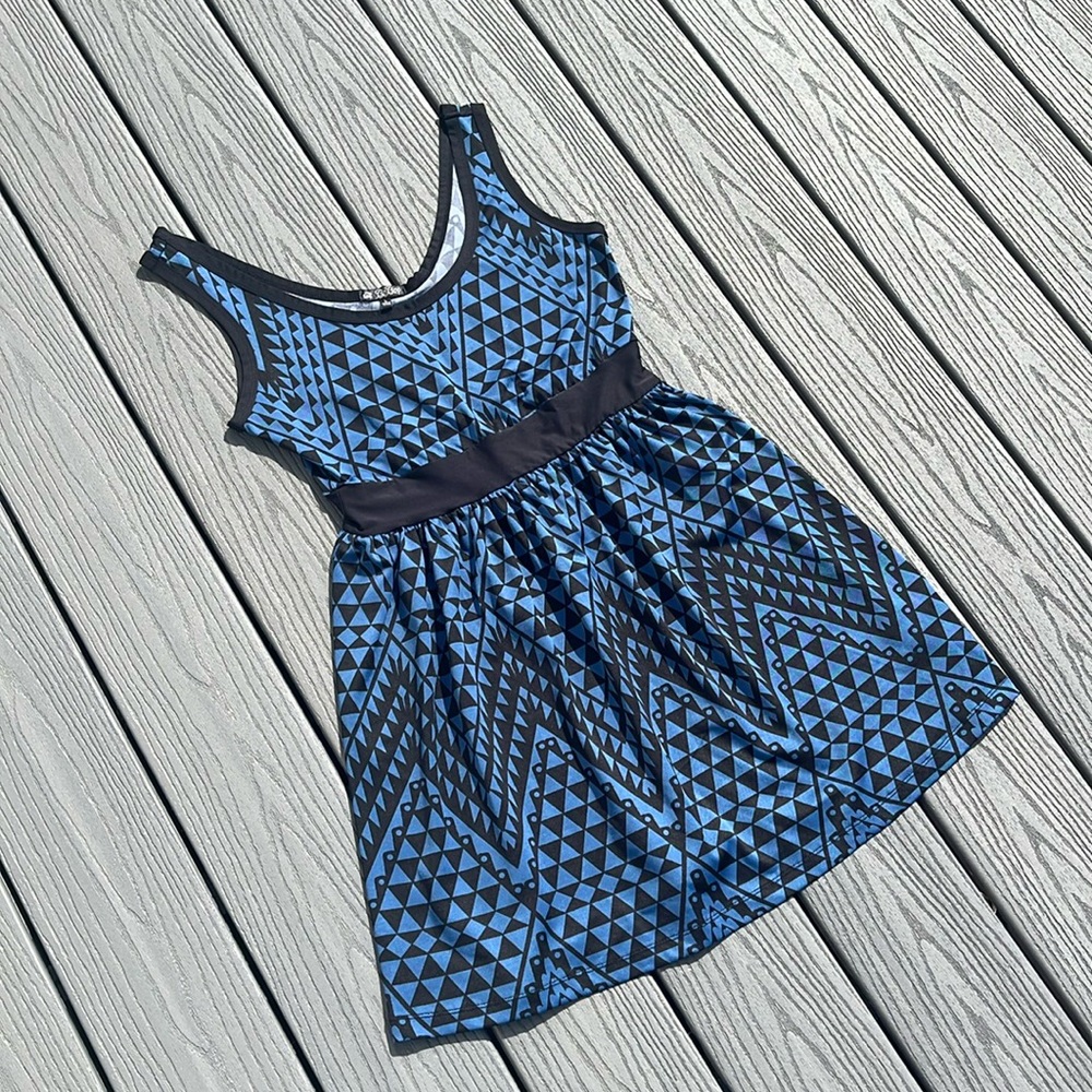 ❄️ Geometric Patterned Mini Dress